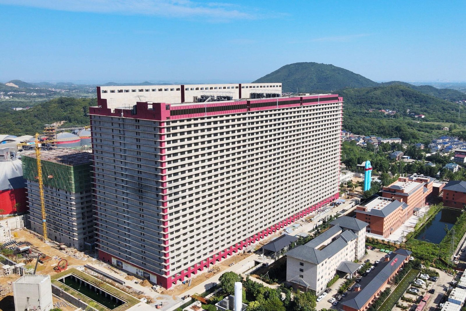 Muyuan Considers Secondary Hong Kong Listing Worth US$1 Billion